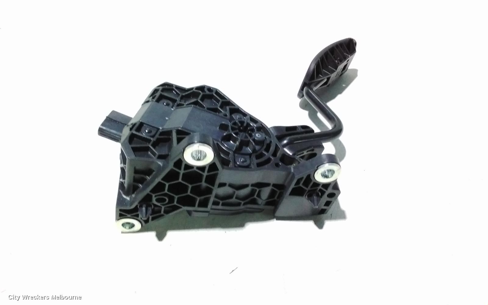 TOYOTA HIACE PEDAL ASSEMBLY, 300 SERIES, ACCELERATOR PEDAL, 02/2019 ONWARDS