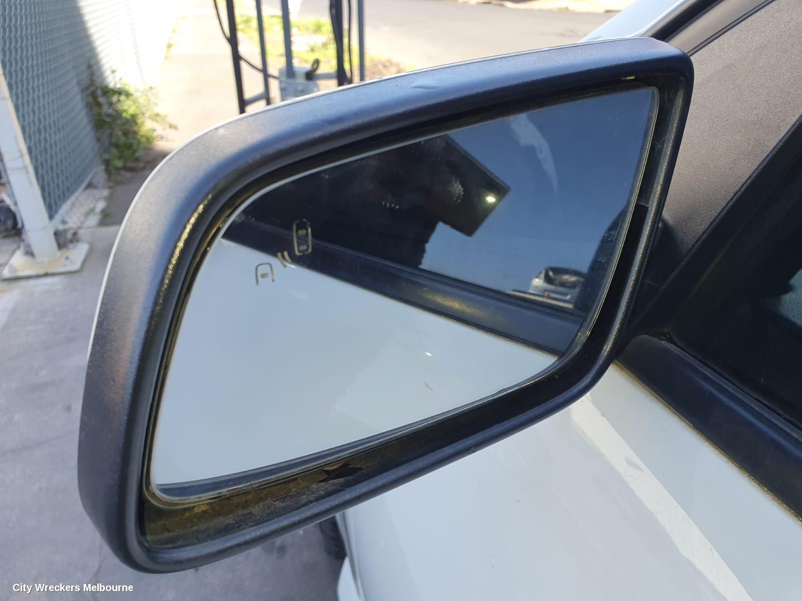 HOLDEN COMMODORE RADIO/CD/DVD/SAT/TV, DISPLAY SCREEN, 8IN SAT NAV TYPE, VF, 05/2013 - 12/2017