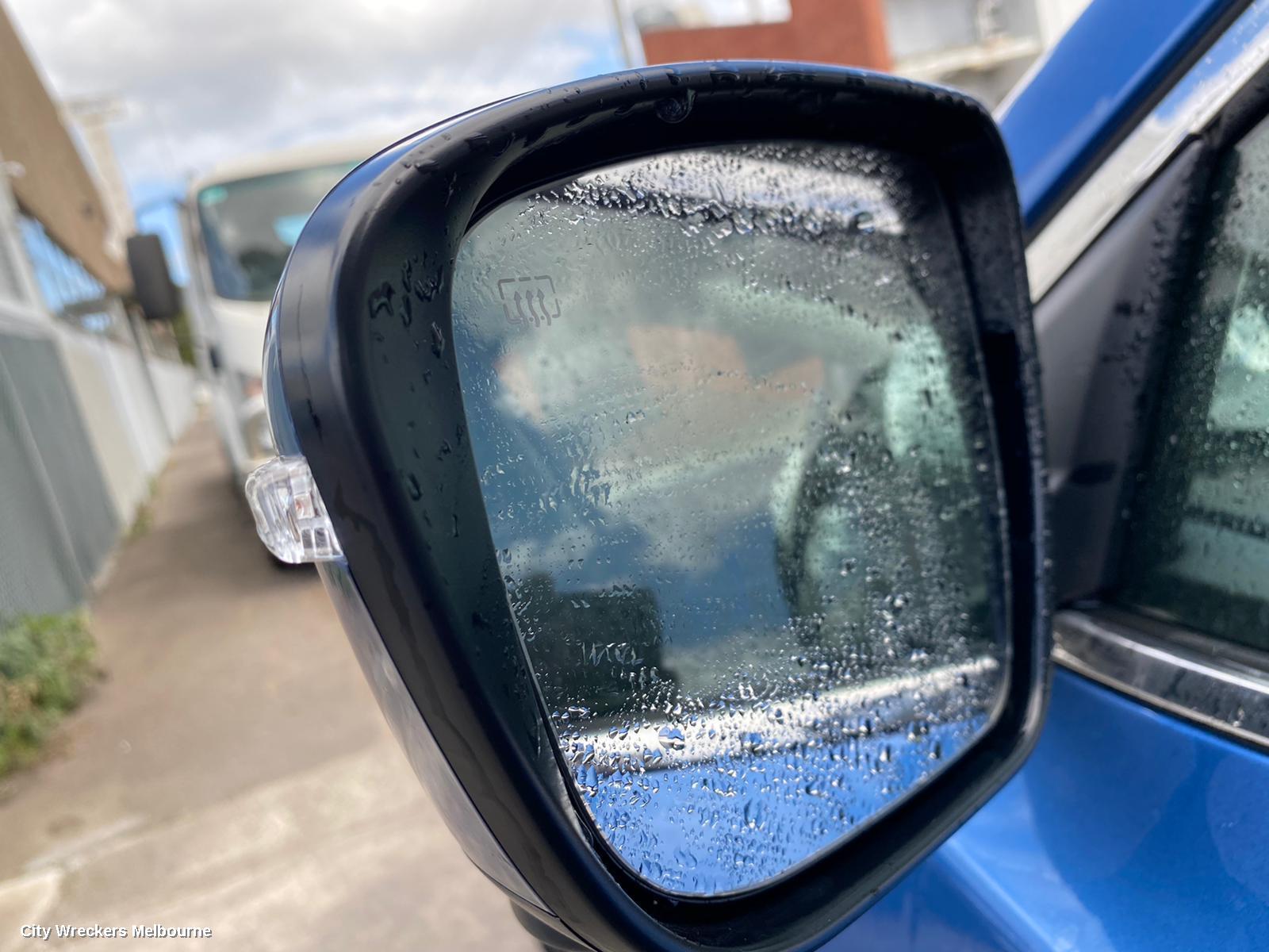 NISSAN XTRAIL RIGHT FRONT DOOR WINDOW