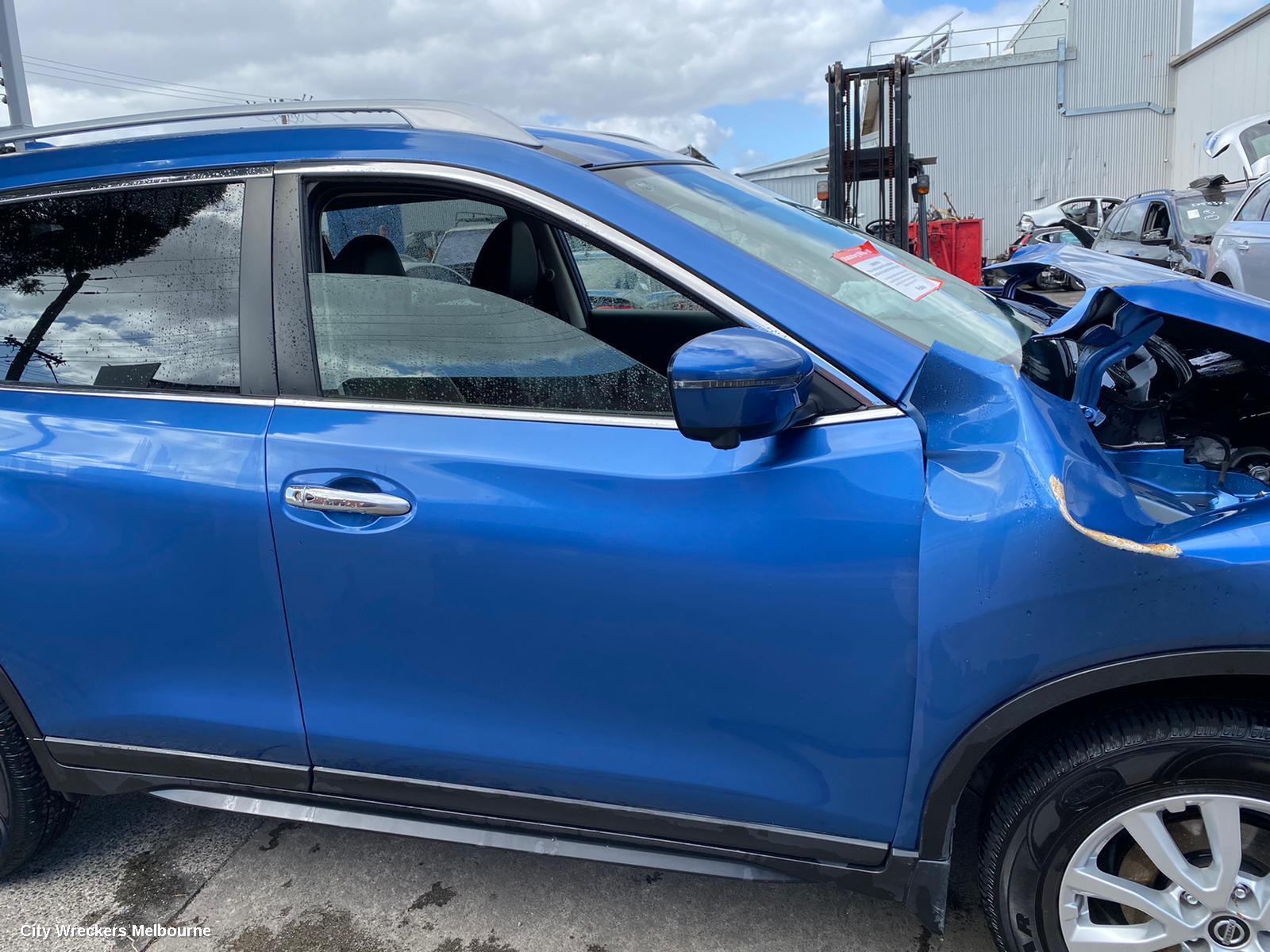 NISSAN XTRAIL RIGHT FRONT DOOR WINDOW