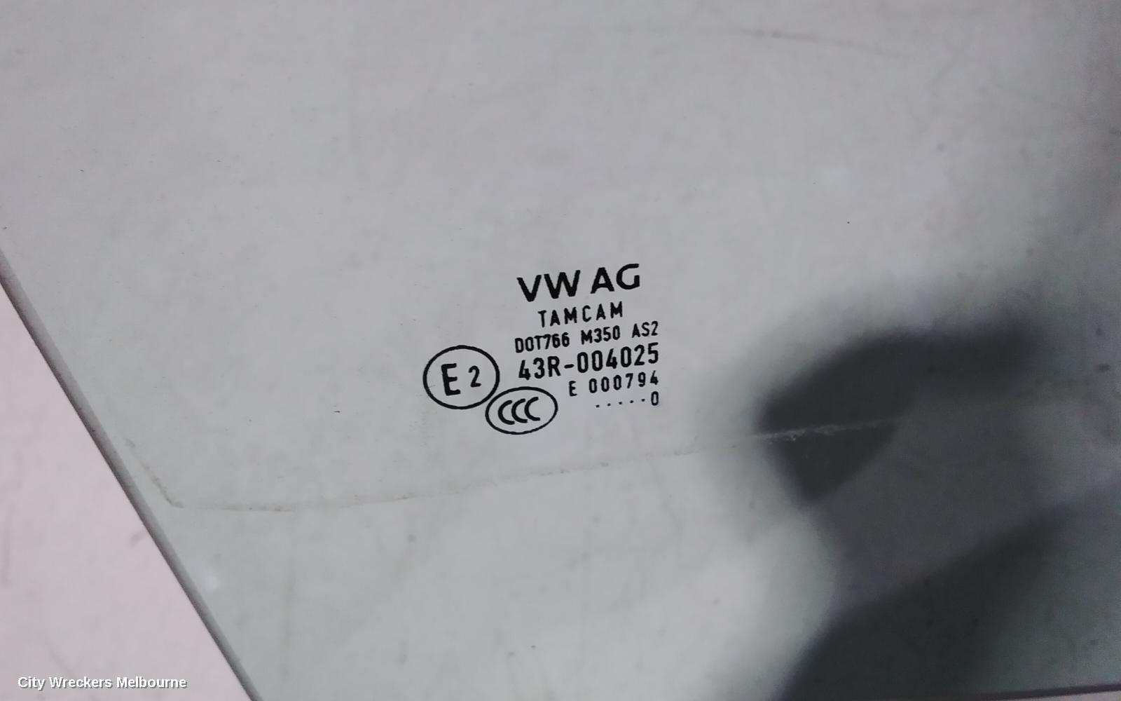 VOLKSWAGEN CRAFTER RIGHT FRONT DOOR WINDOW, SY1, 08/2017 ONWARDS