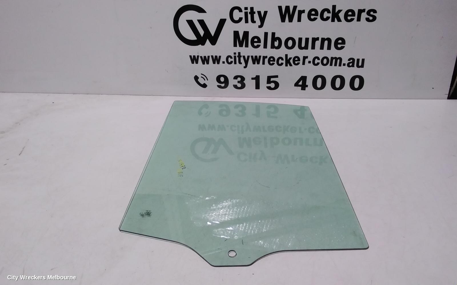 VOLKSWAGEN CRAFTER RIGHT FRONT DOOR WINDOW, SY1, 08/2017 ONWARDS