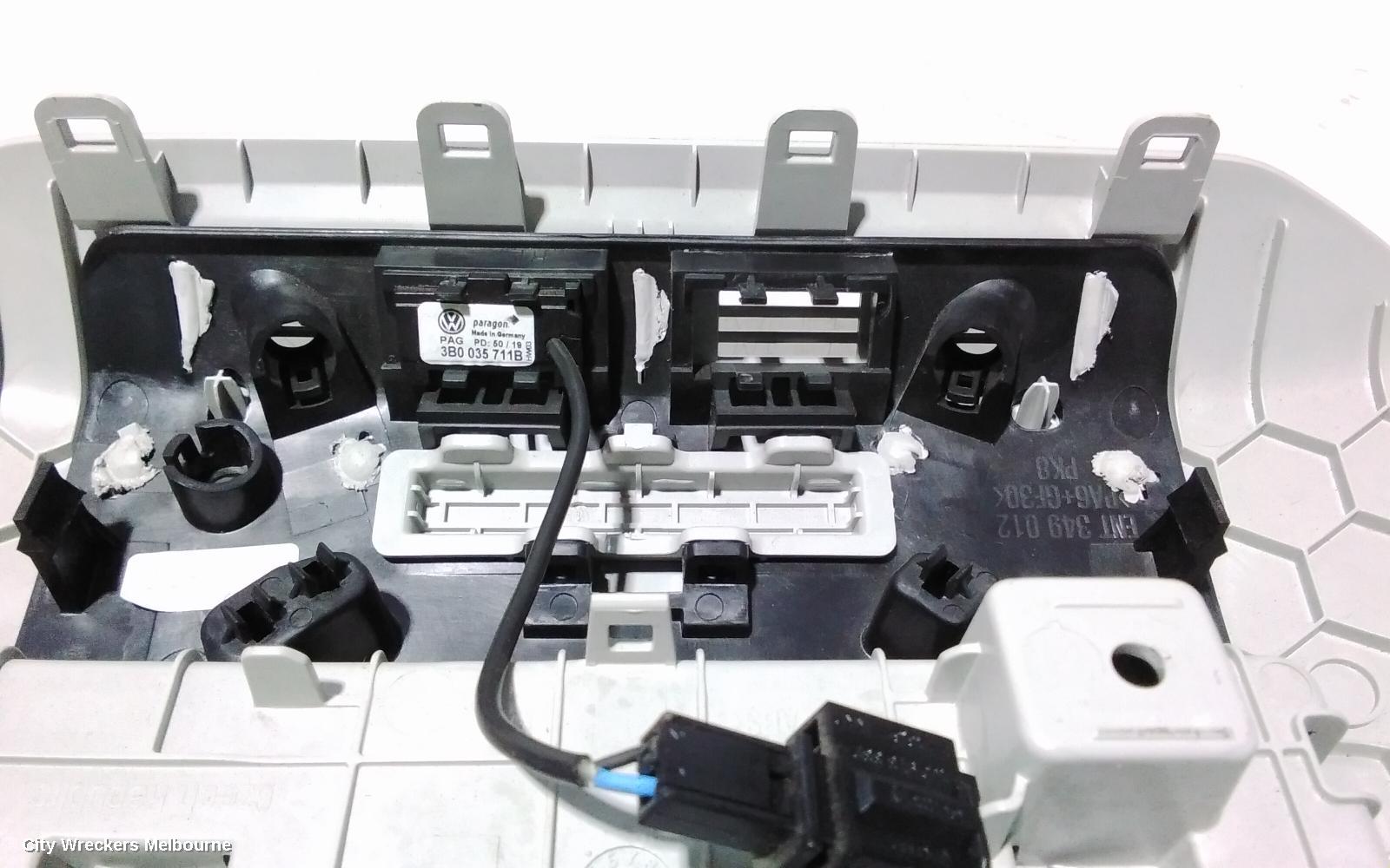 VOLKSWAGEN CRAFTER COURTESY LIGHT, SY1, 08/2017 ONWARDS