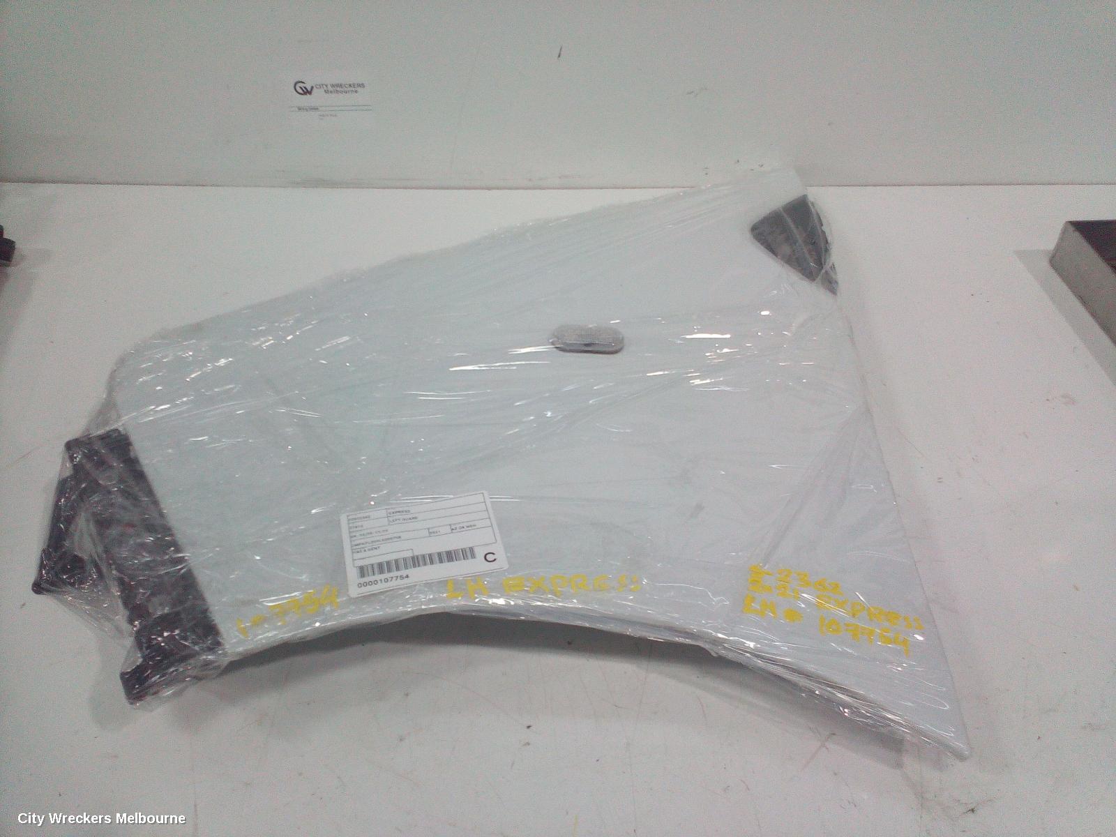 MITSUBISHI EXPRESS LEFT GUARD, SN, 03/2020 - 12/2022
