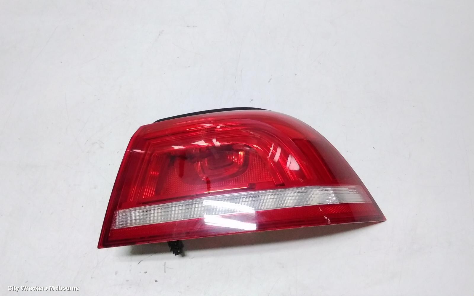 VOLKSWAGEN EOS RIGHT TAILLIGHT, 1F, 03/2011 - 12/2014