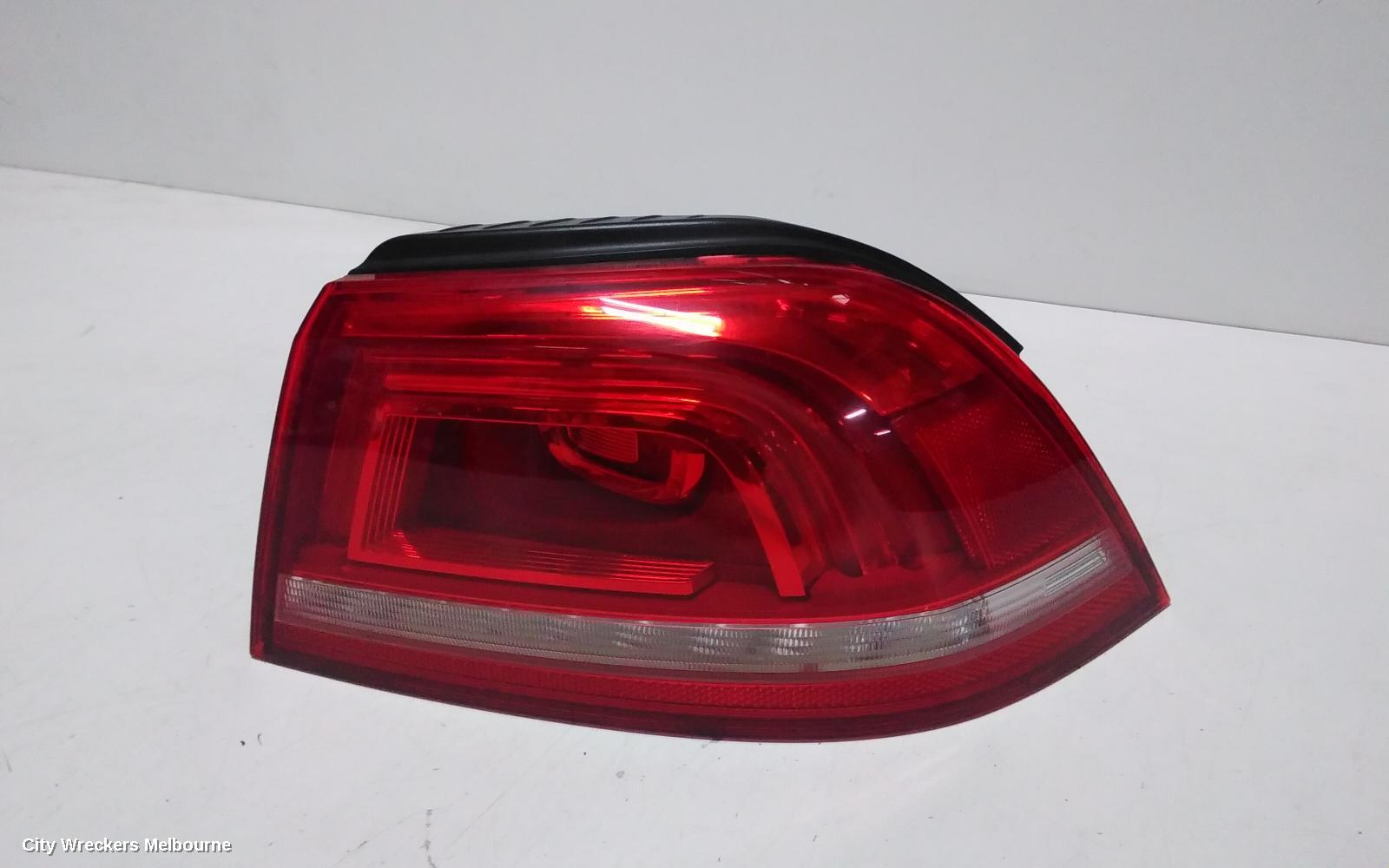 VOLKSWAGEN EOS RIGHT TAILLIGHT, 1F, 03/2011 - 12/2014