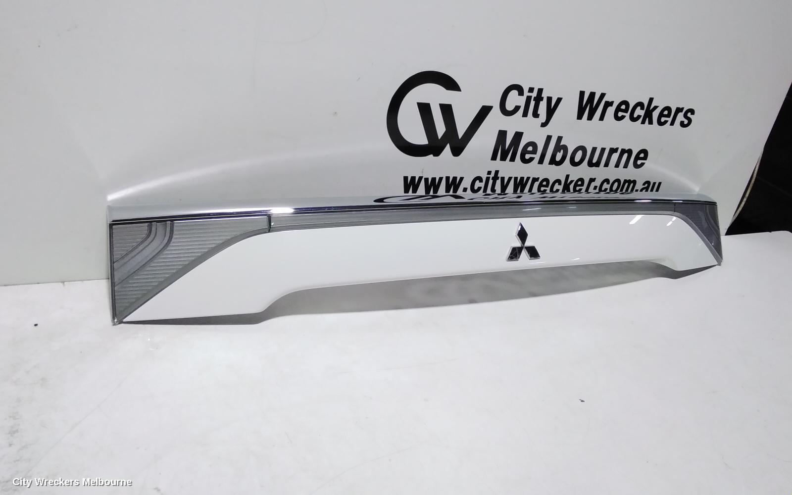 MITSUBISHI OUTLANDER REAR GARNISH, TAILGATE GARNISH (CENTRE), ZJ, ES, 10/2012 - 03/2015