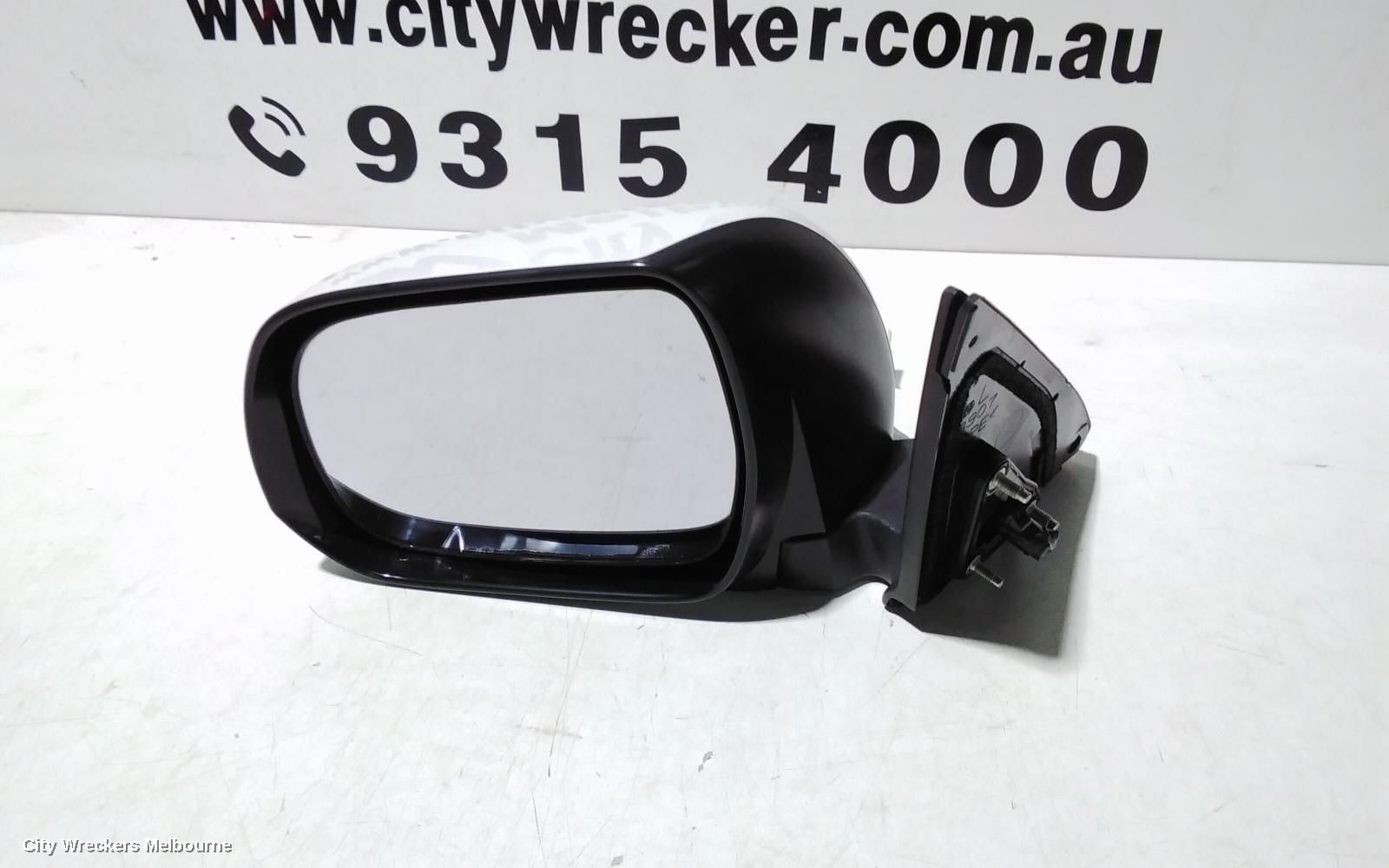 TOYOTA KLUGER LEFT DOOR MIRROR, GSU40-GSU45, COLOUR CODED, NON PUDDLE LIGHT TYPE, 05/2007 - 07/2010