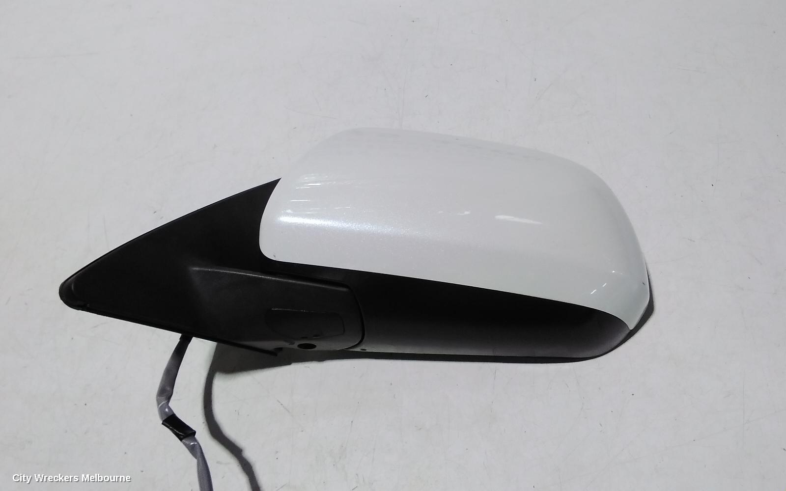 TOYOTA KLUGER LEFT DOOR MIRROR, GSU40-GSU45, COLOUR CODED, NON PUDDLE LIGHT TYPE, 05/2007 - 07/2010