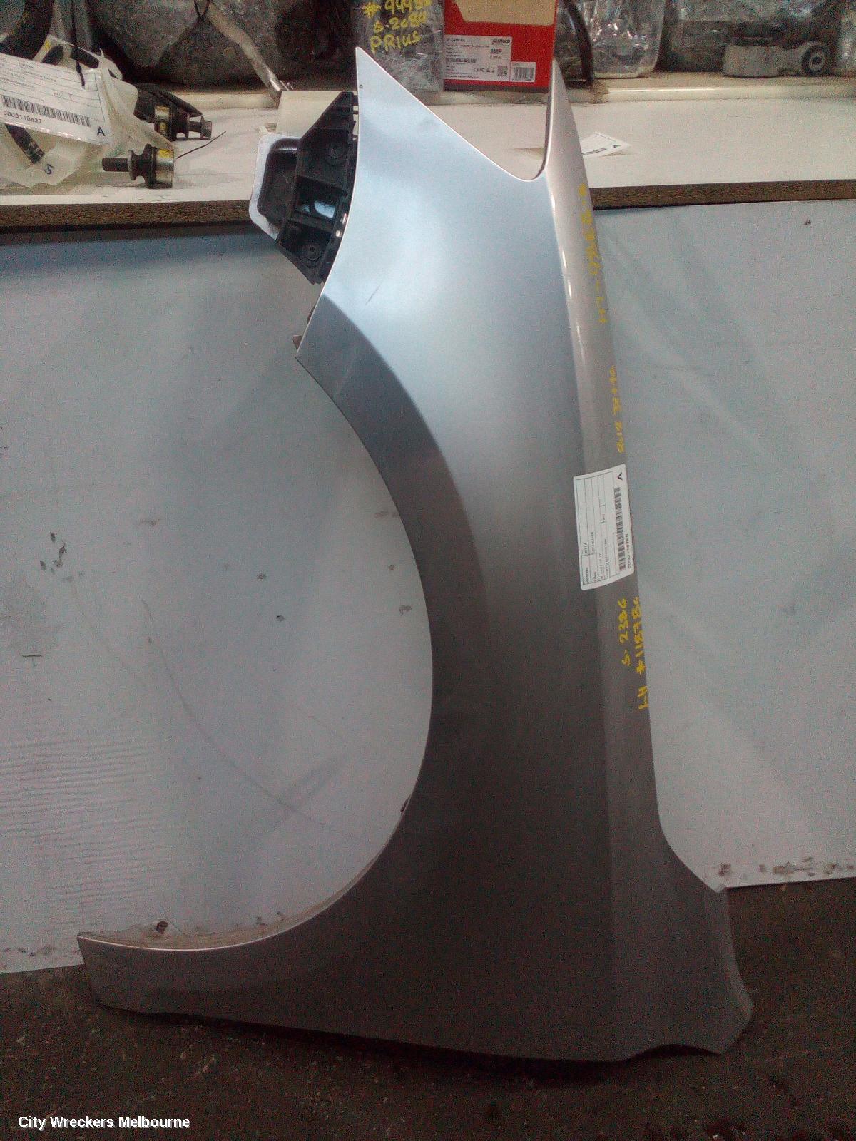 VOLKSWAGEN JETTA LEFT GUARD, 1B, 02/2011 - 12/2017