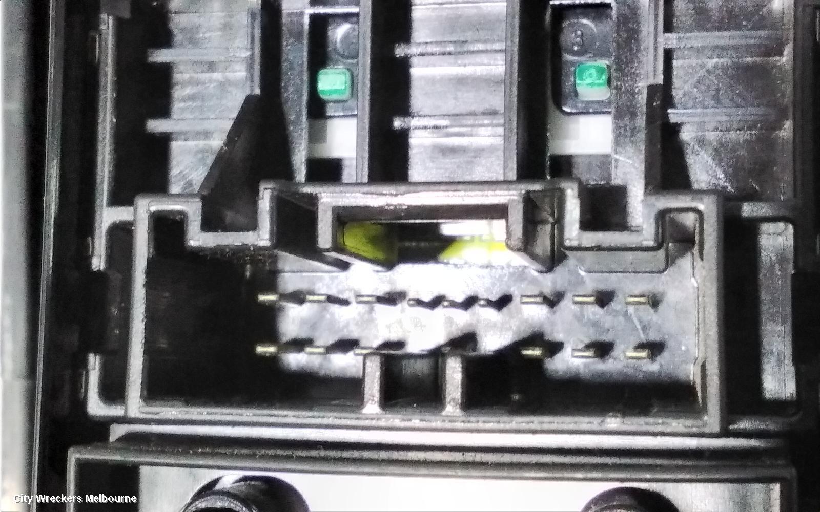 MITSUBISHI TRITON PWR DR WIND SWITCH, RH FRONT (MASTER SWITCH), 4 DOOR SWITCH TYPE, MQ-MR, 03/2015 ONWARDS
