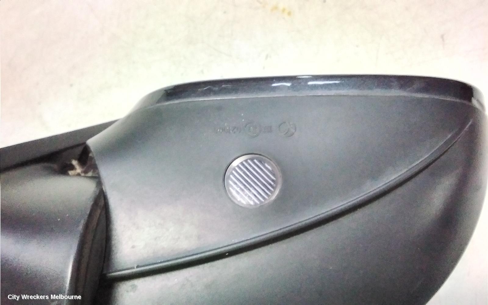AUDI Q5 RIGHT DOOR MIRROR, 8R, MANUAL FOLD, NON LANE CHANGE ASSIST TYPE (6XC/7Y0 1PLUG, 7 WIRE), 03/2009 - 11/2014