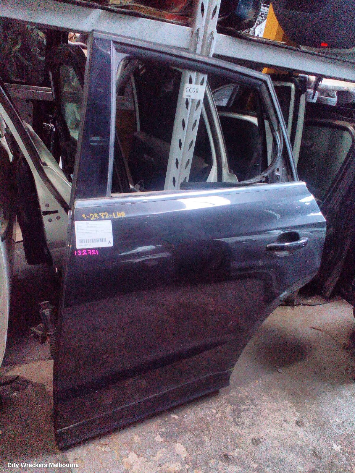 AUDI Q5 LEFT REAR DOOR/SLIDING, 8R, 03/2009 - 01/2017