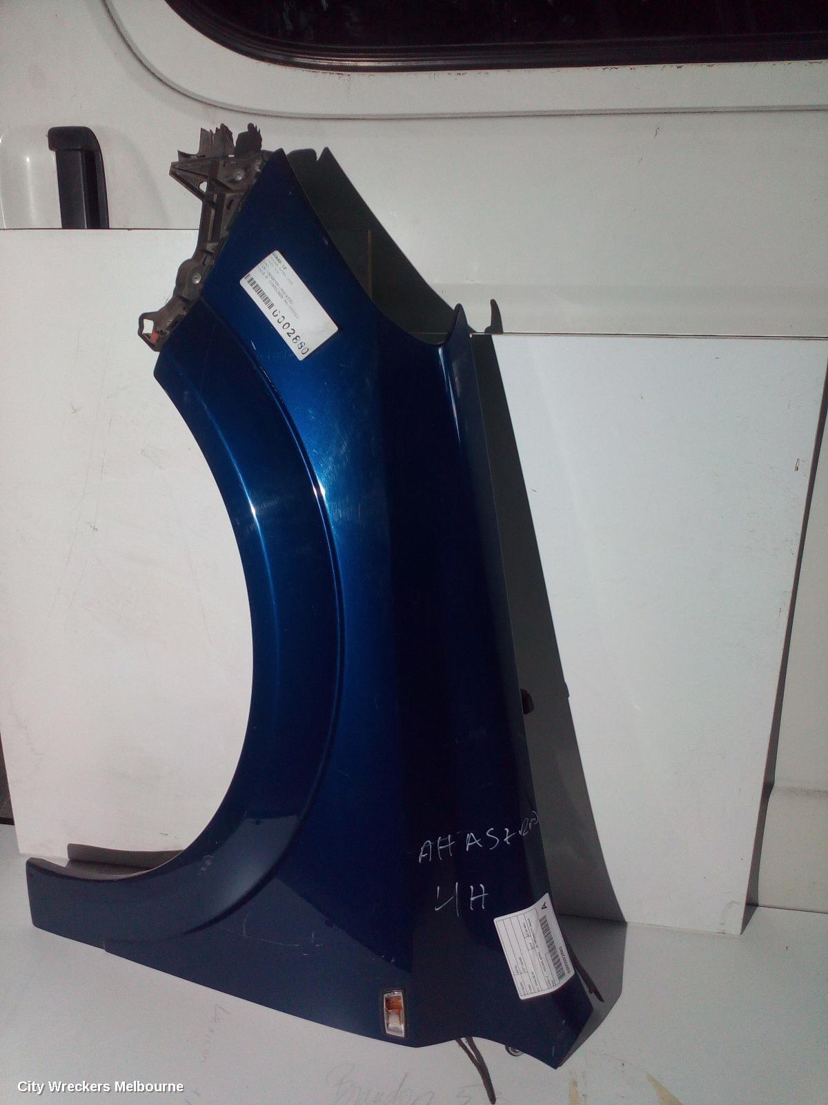 HOLDEN ASTRA LEFT GUARD, AH, 10/2004 - 08/2009