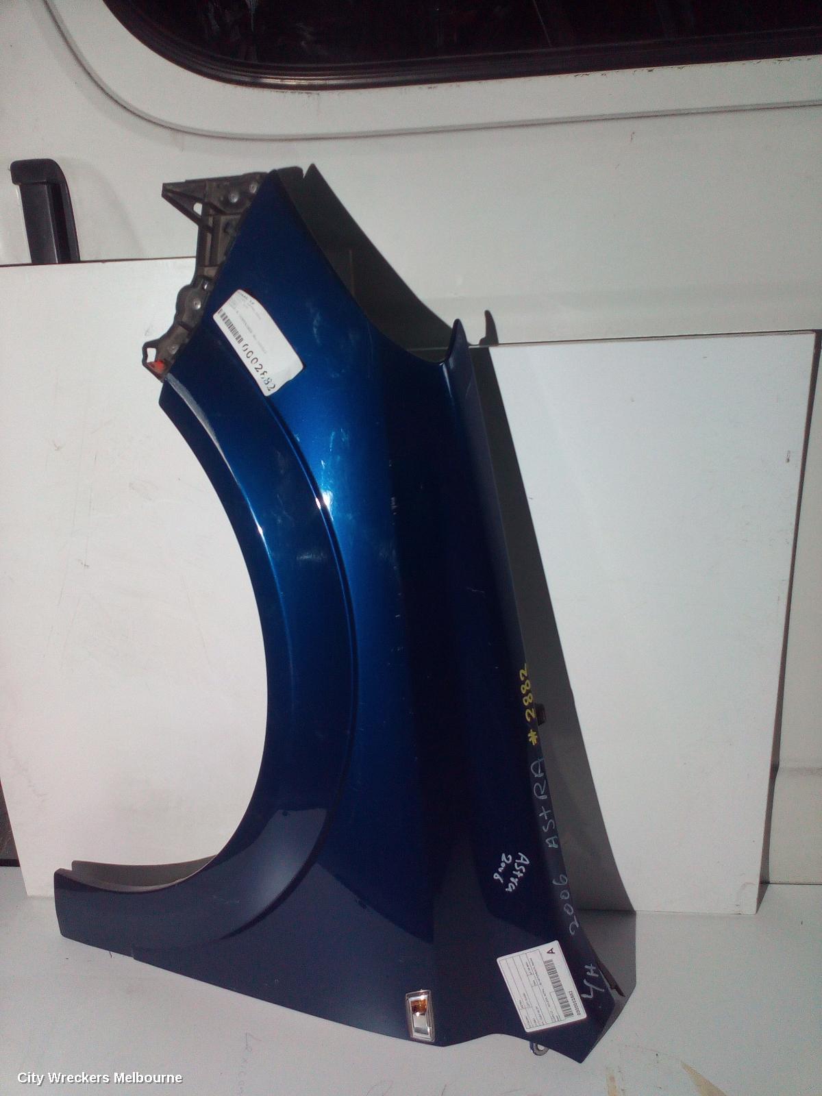 HOLDEN ASTRA LEFT GUARD, AH, 10/2004 - 08/2009