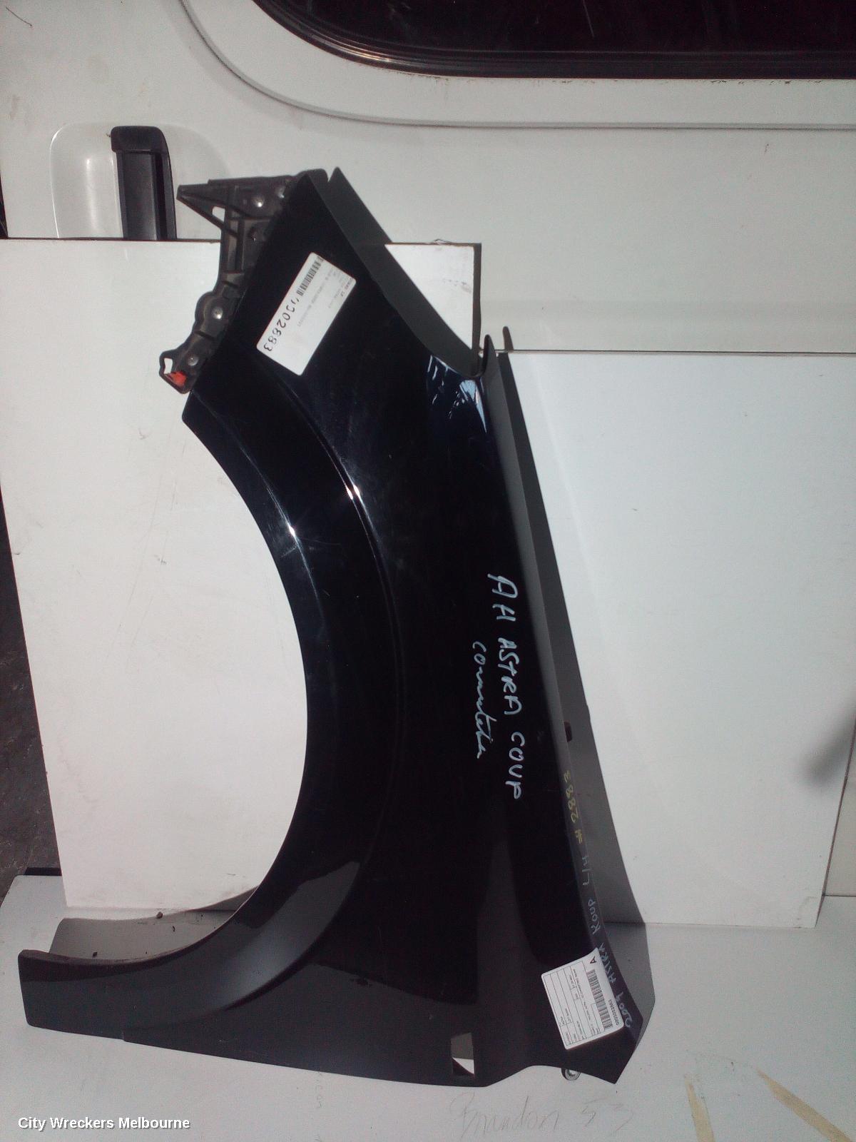 HOLDEN ASTRA LEFT GUARD, AH, 10/2004 - 08/2009