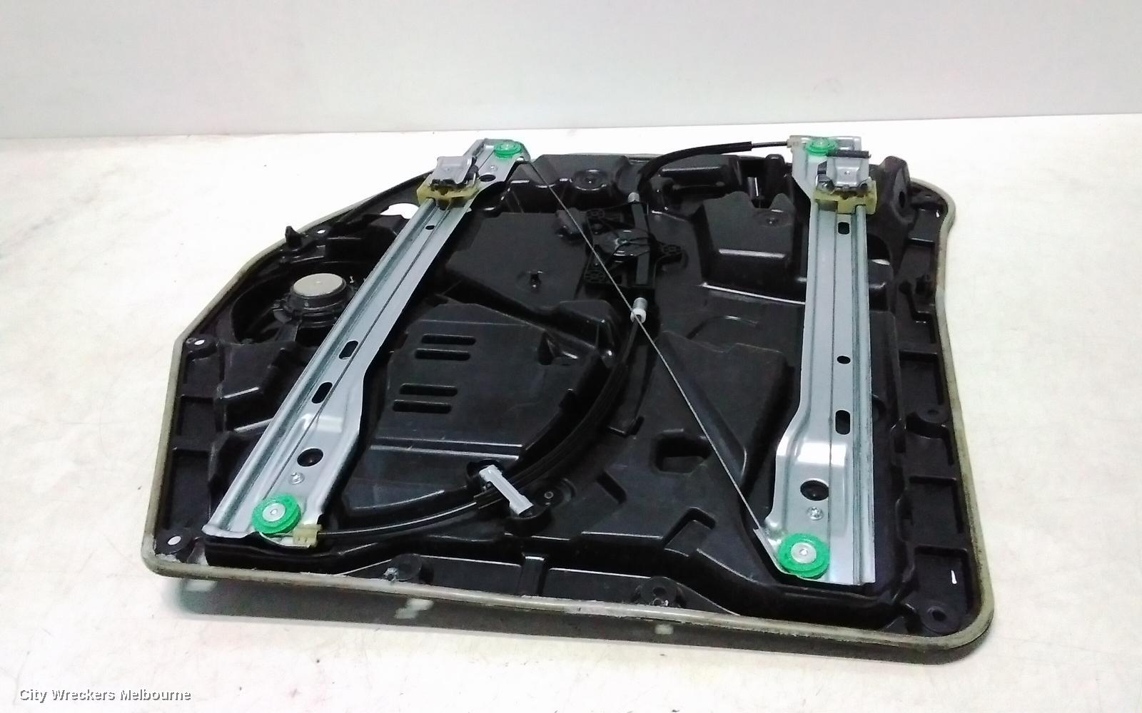 MERCEDES VITO LEFT FRONT WINDOW REG/MOTOR, 447, 03/2015 ONWARDS
