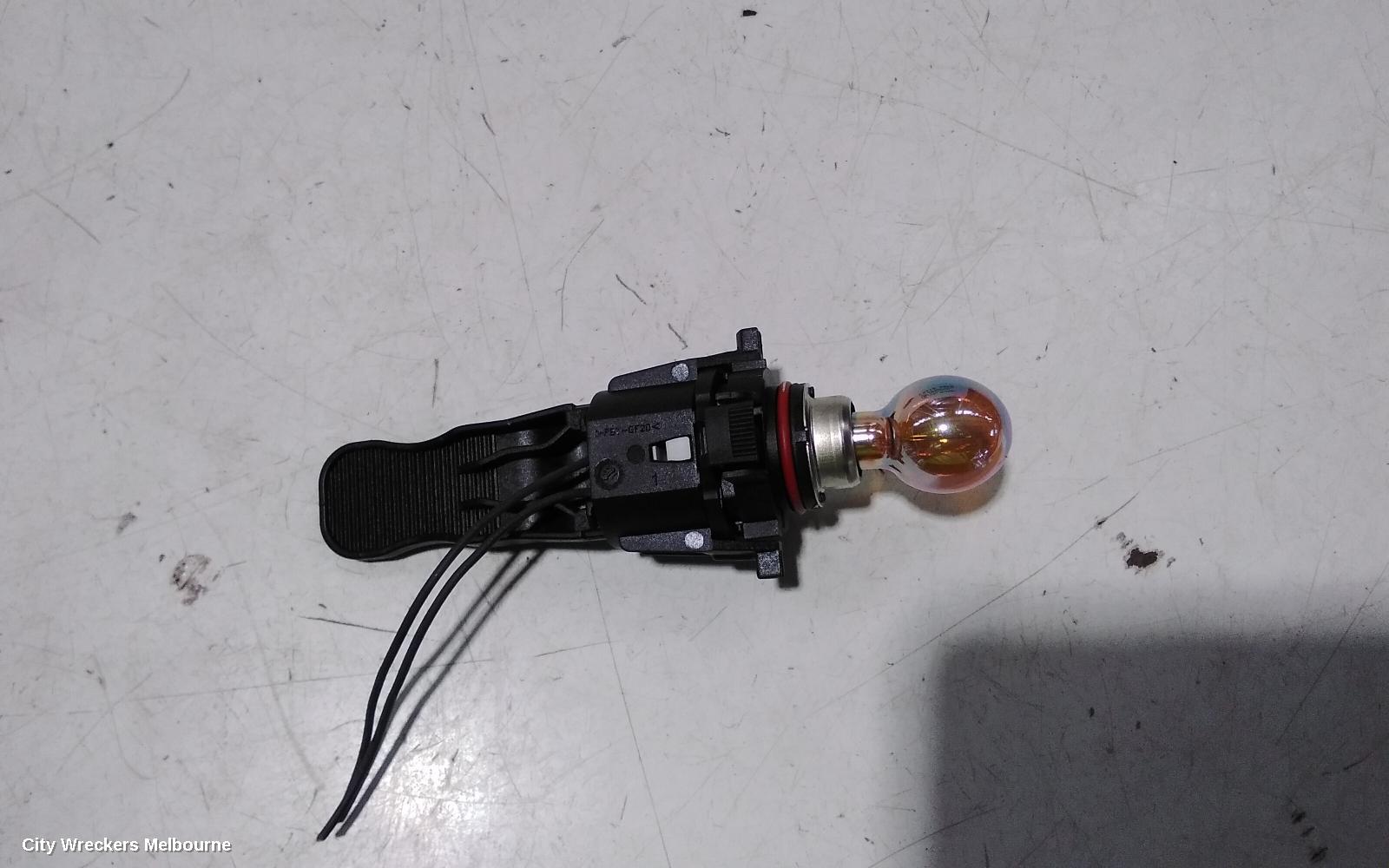 VOLKSWAGEN PASSAT RIGHT HEADLAMP, 3CC, SEDAN, XENON TYPE. 03/2012 - 12/2016