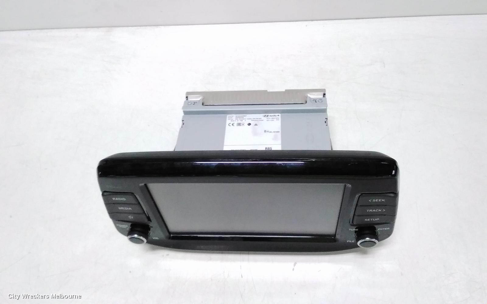 HYUNDAI I30 RADIO/CD/DVD/SAT/TV, HEAD UNIT & DISPLAY, 8 IN, NON SAT NAV/STANDARD AUDIO TYPE, (S. KOREA VIN KMHH), PD, HATCH, 08/2020 ONWARDS
