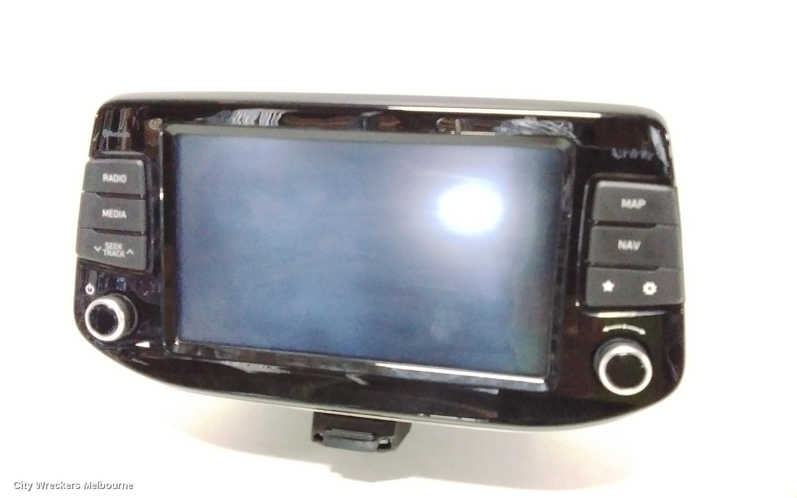 HYUNDAI I30 RADIO/CD/DVD/SAT/TV, HEAD UNIT & DISPLAY, 8 IN, SAT NAV/PREMIUM AUDIO TYPE, (S. KOREA VIN KMHH), PD, HATCH, 03/2017 - 07/2020