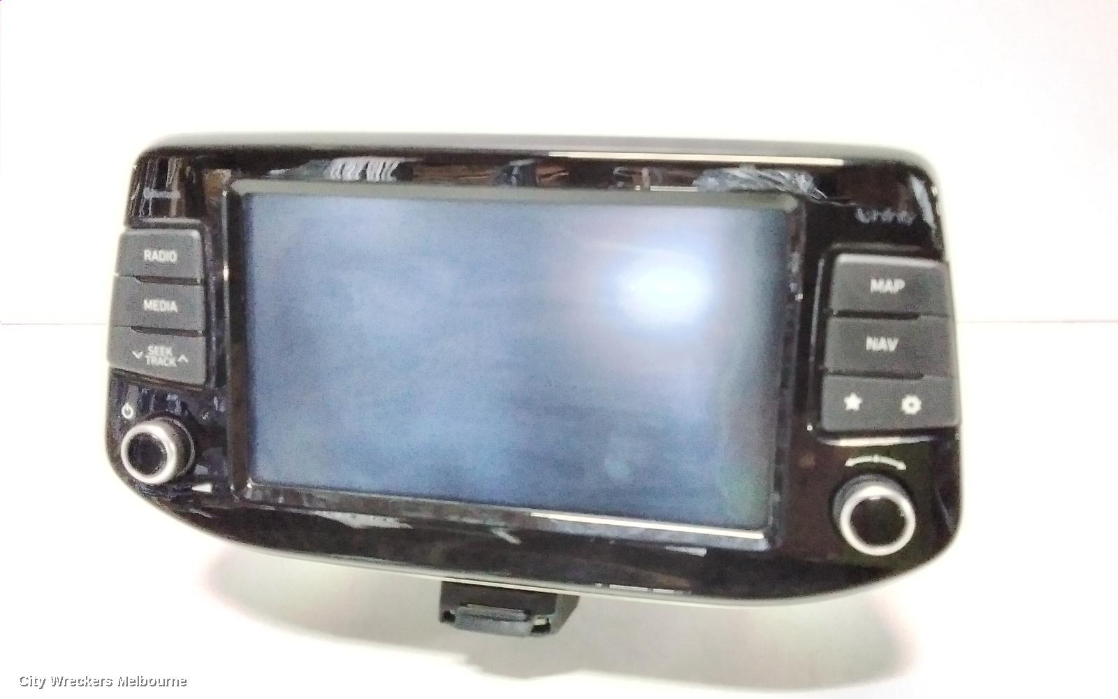 HYUNDAI I30 RADIO/CD/DVD/SAT/TV, HEAD UNIT & DISPLAY, 8 IN, SAT NAV/PREMIUM AUDIO TYPE, (S. KOREA VIN KMHH), PD, HATCH, 03/2017 - 07/2020