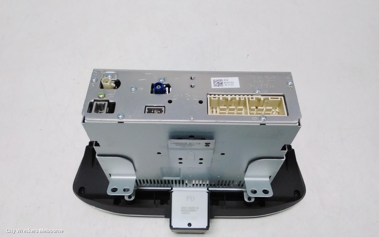 HYUNDAI I30 RADIO/CD/DVD/SAT/TV, HEAD UNIT & DISPLAY, 8 IN, SAT NAV/PREMIUM AUDIO TYPE, (S. KOREA VIN KMHH), PD, HATCH, 03/2017 - 07/2020