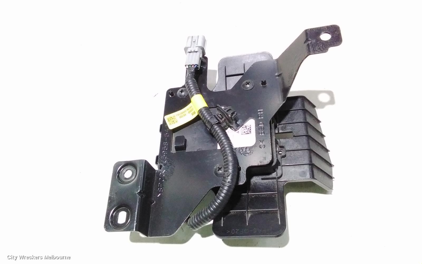 KIA STINGER, MISC SWITCH, CK, 06/2017 - 04/2023, RIGHT BLIND SPOT MODULE  P/N 95821-J5001: 107894