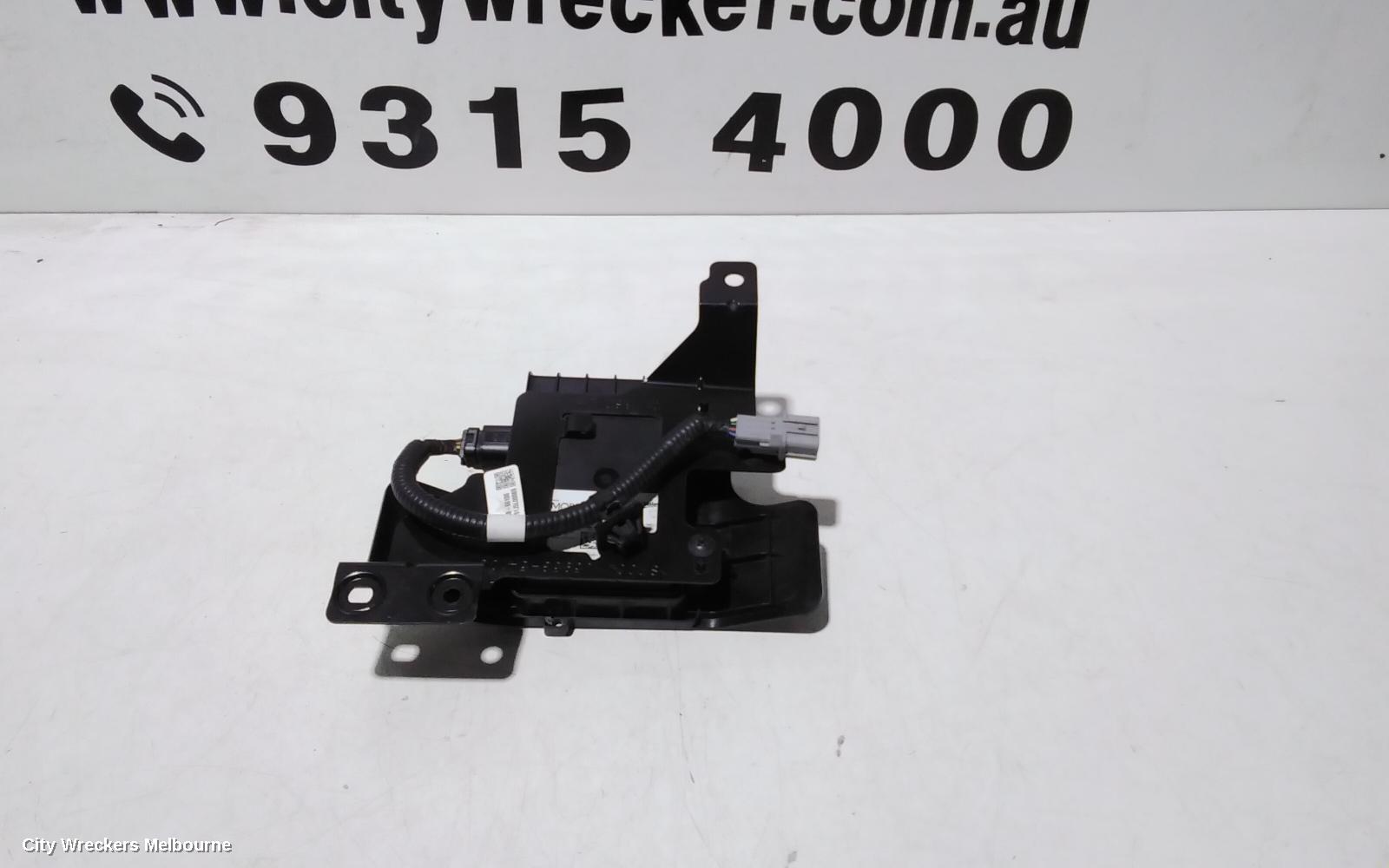 KIA STINGER, MISC SWITCH, CK, 06/2017 - 04/2023, LEFT REAR BLIND SPOT MODULE P/N 95811-J5001: 107895