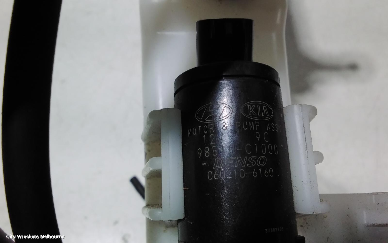 KIA STINGER WASHER BOTTLE, CK, 06/2017 - 04/2023