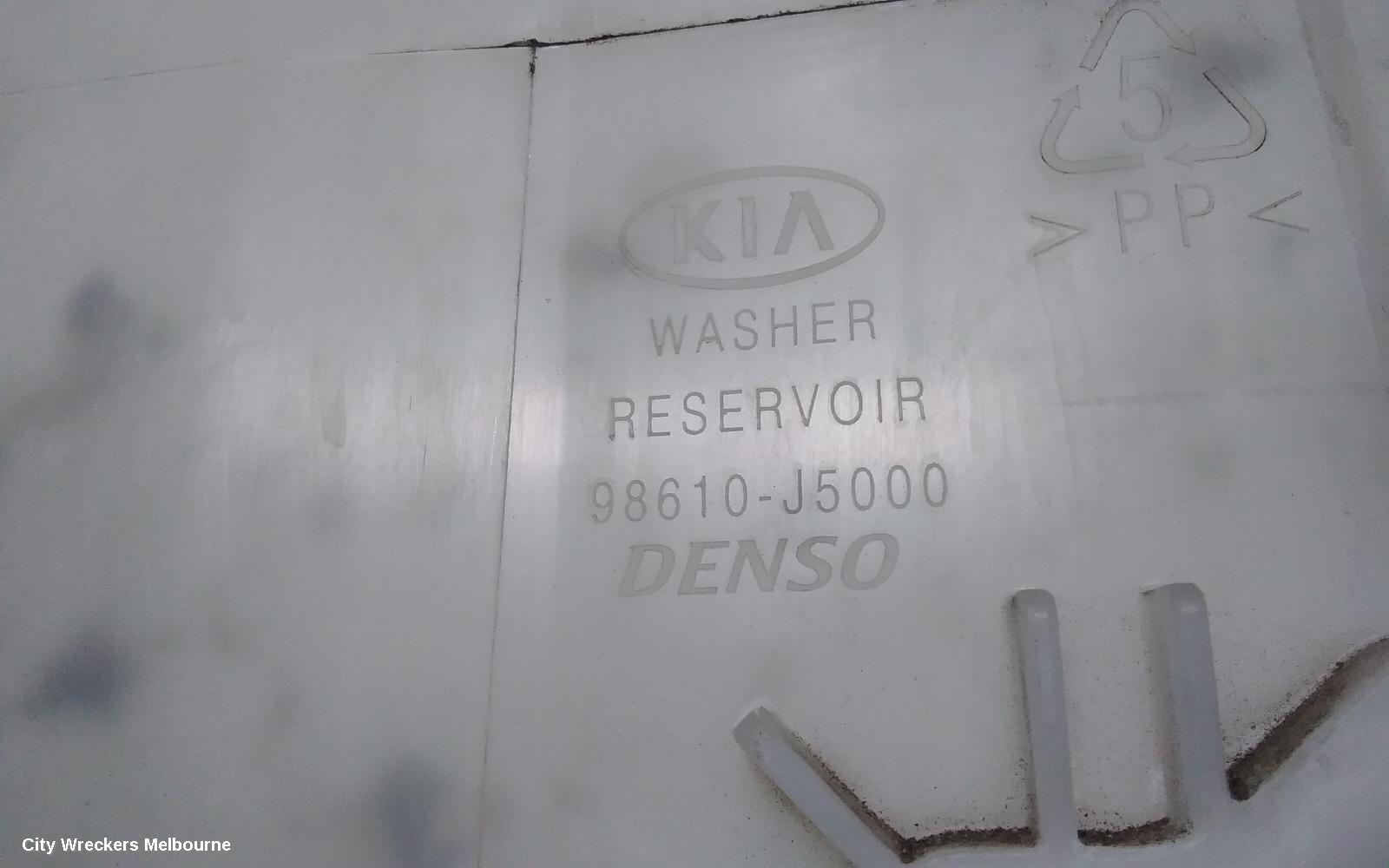 KIA STINGER WASHER BOTTLE, CK, 06/2017 - 04/2023