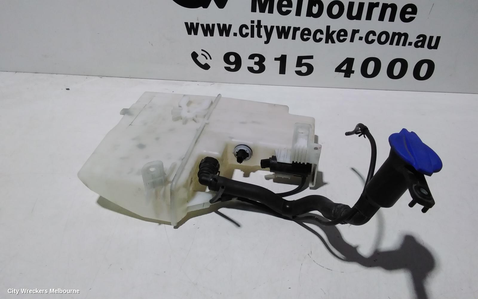 KIA STINGER WASHER BOTTLE, CK, 06/2017 - 04/2023