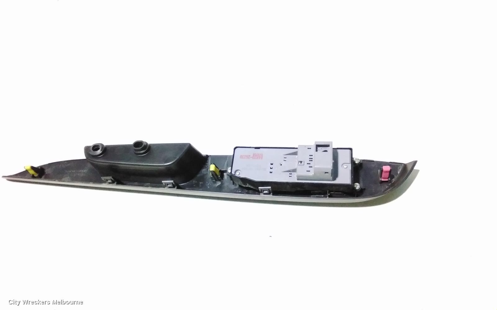 TOYOTA HIACE PWR DR WIND SWITCH, RH FRONT (MASTER SWITCH), TRH/KDH, 03/2014 - 04/2019