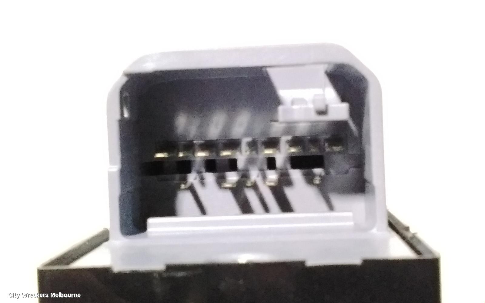 TOYOTA HIACE PWR DR WIND SWITCH, RH FRONT (MASTER SWITCH), TRH/KDH, 03/2014 - 04/2019