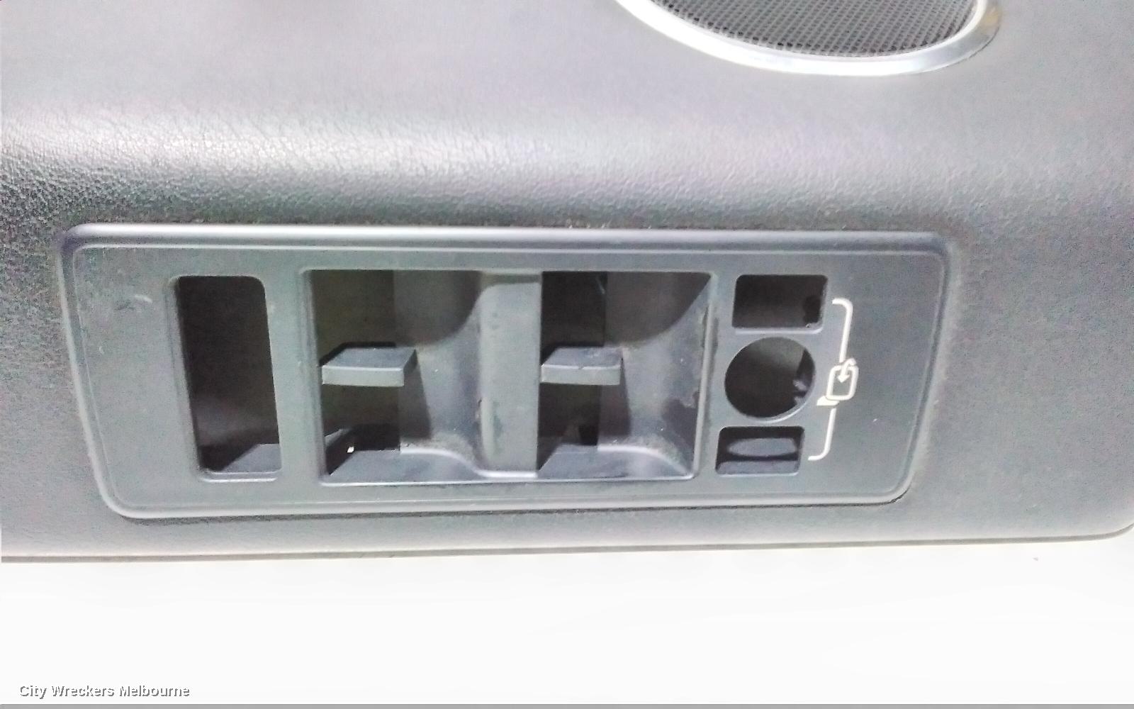 LAND ROVER RANGEROVER SPORT DOOR TRIM, RH FRONT, L494, BLACK, LEATHER, 06/2013 - 04/2022