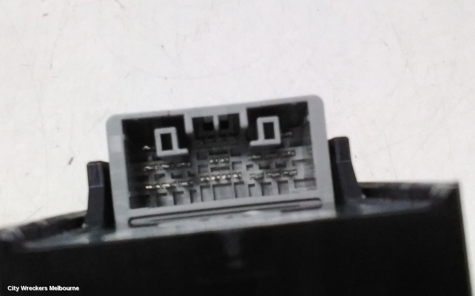 HONDA JAZZ PWR DR WIND SWITCH, RH FRONT (MASTER SWITCH), GF/GK, NON CENTRAL LOCK BUTTON TYPE, 07/2014 - 12/2020