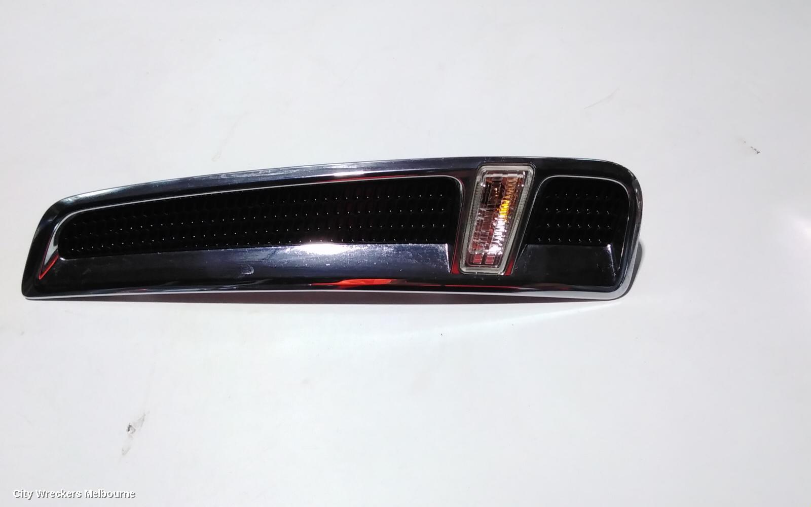 HOLDEN COMMODORE LEFT INDICATOR/FOG/SIDE, GUARD FLASHER (REPEATER), VF, 05/2013 - 12/2017