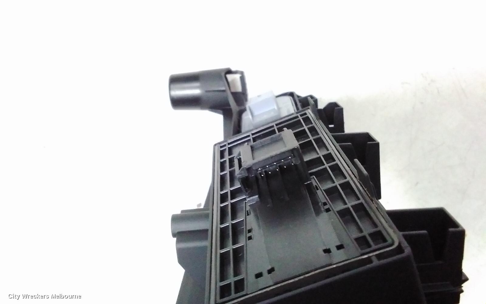 AUDI A4 PWR DR WIND SWITCH, RH FRONT (MASTER SWITCH), B8 8K, 07/2012 - 01/2016