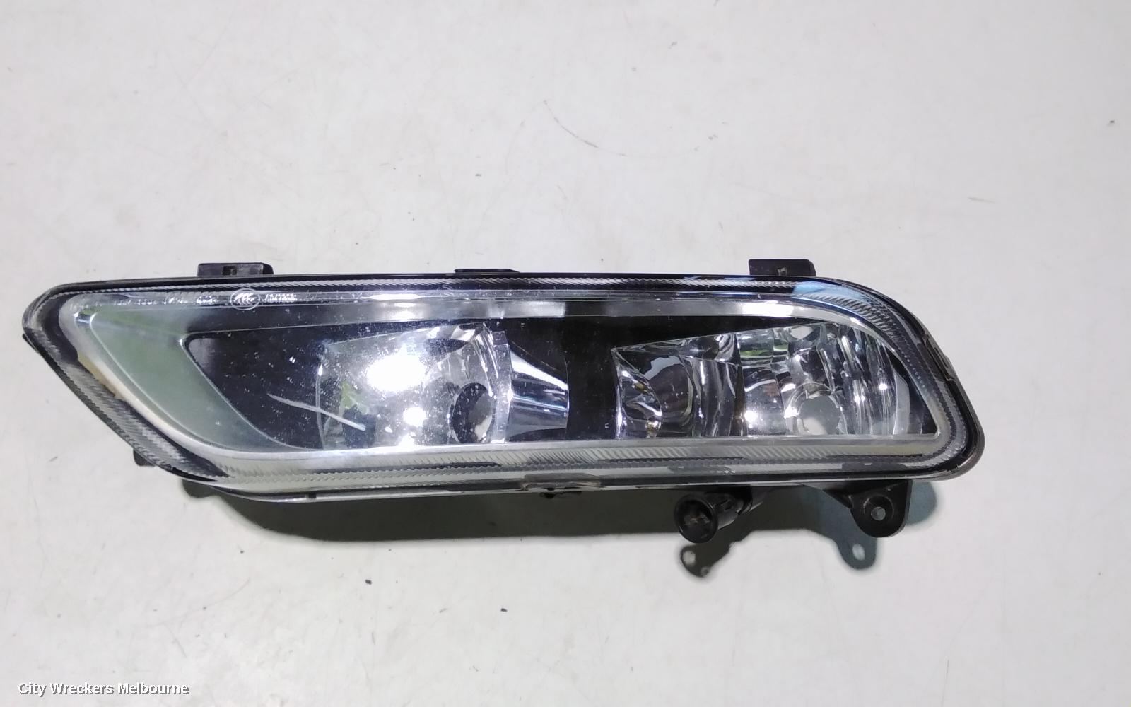 VOLKSWAGEN PASSAT LEFT INDICATOR/FOG/SIDE, BUMPER FOGLAMP, 3C/MK6 B7, SEDAN/WAGON/ALLTRACK, W/ DAYTIME RUNNING LAMP, 09/2010 - 05/2015