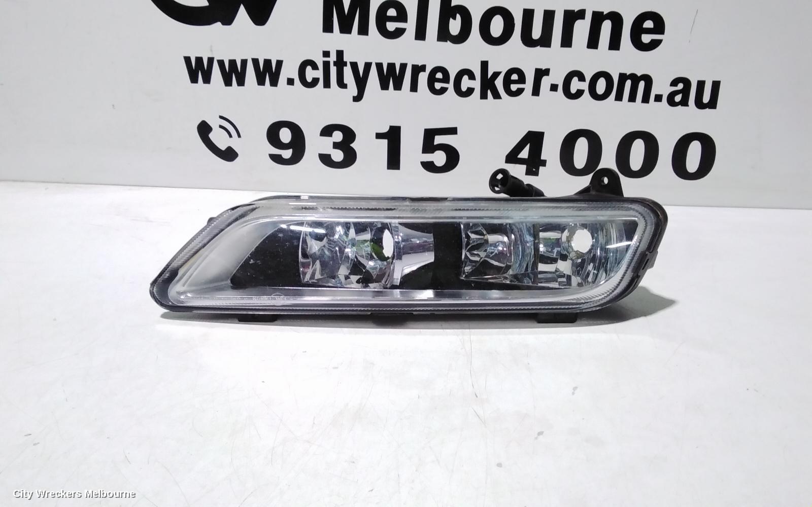 VOLKSWAGEN PASSAT RIGHT INDICATOR/FOG/SIDE, BUMPER FOGLAMP, 3C/MK6 B7, SEDAN/WAGON/ALLTRACK, W/ DAYTIME RUNNING LAMP, 09/2010 - 05/2015
