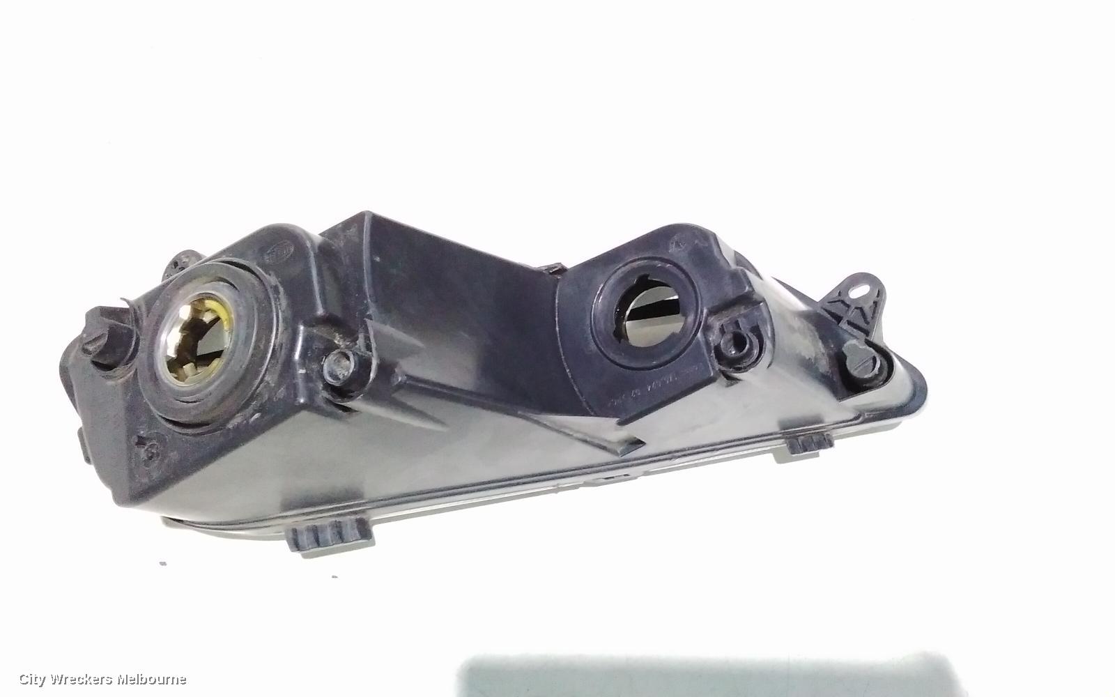 VOLKSWAGEN PASSAT RIGHT INDICATOR/FOG/SIDE, BUMPER FOGLAMP, 3C/MK6 B7, SEDAN/WAGON/ALLTRACK, W/ DAYTIME RUNNING LAMP, 09/2010 - 05/2015