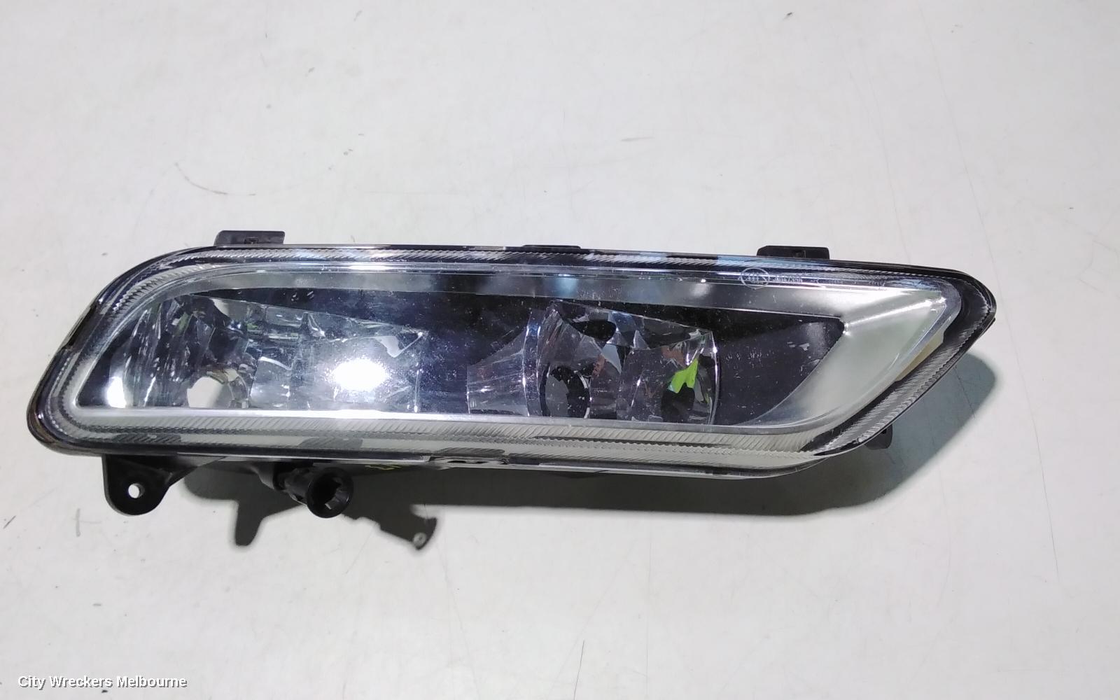 VOLKSWAGEN PASSAT RIGHT INDICATOR/FOG/SIDE, BUMPER FOGLAMP, 3C/MK6 B7, SEDAN/WAGON/ALLTRACK, W/ DAYTIME RUNNING LAMP, 09/2010 - 05/2015