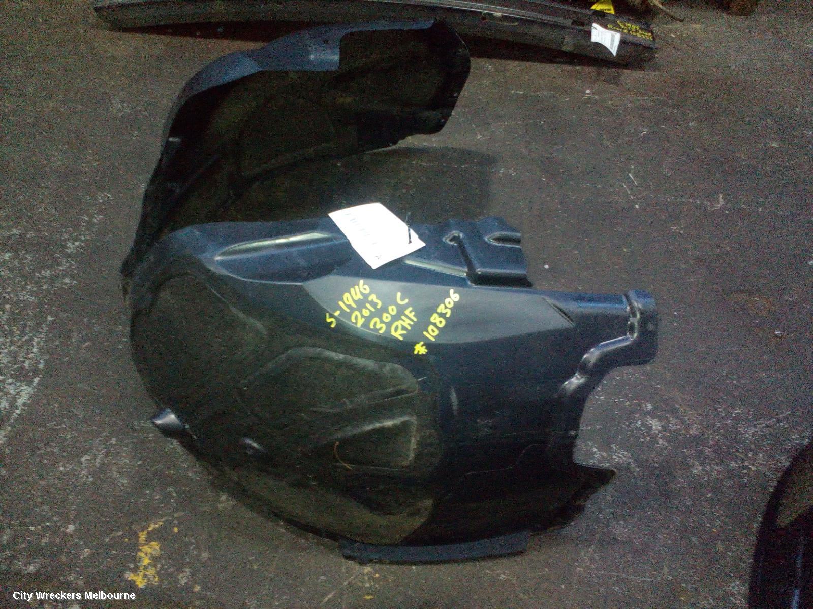 CHRYSLER 300C RIGHT GUARD LINER, LX2, 05/2012 - 12/2014