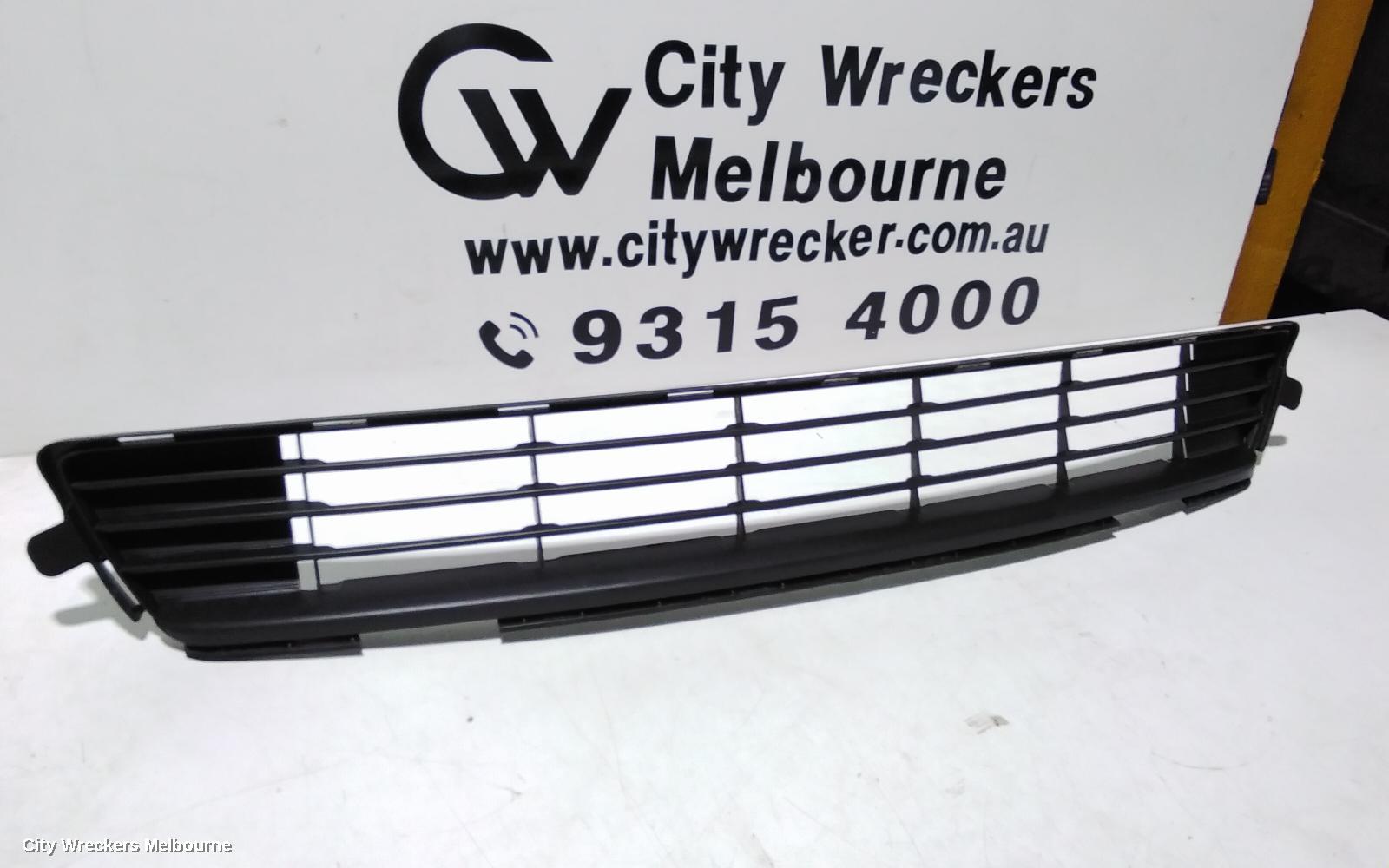 TOYOTA COROLLA GRILLE, BUMPER GRILLE (CENTRE), ZRE152/20153R, SEDAN, 03/2010 - 12/2013