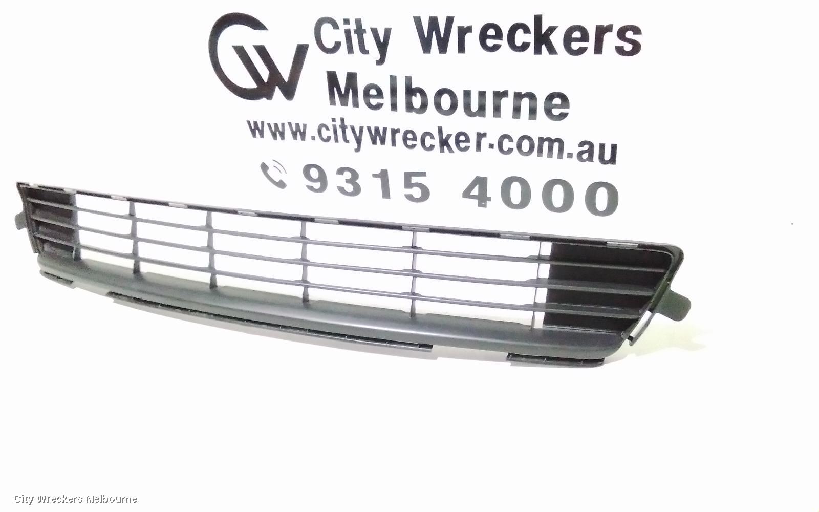 TOYOTA COROLLA GRILLE, BUMPER GRILLE (CENTRE), ZRE152/20153R, SEDAN, 03/2010 - 12/2013
