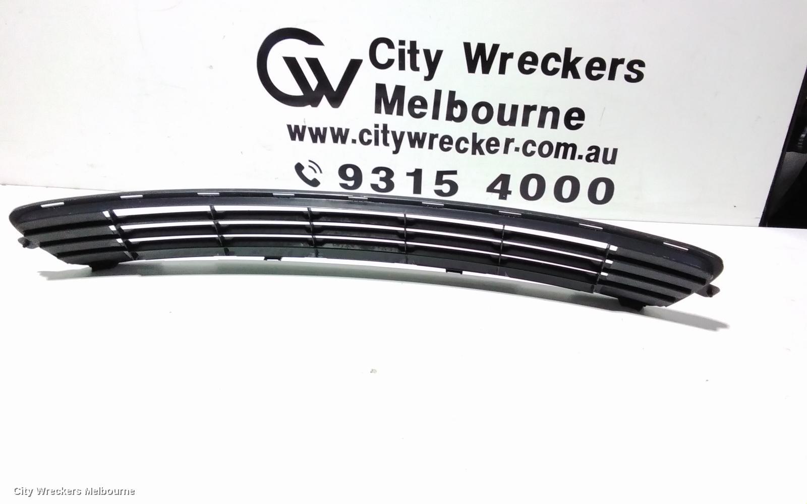 TOYOTA COROLLA GRILLE, BUMPER GRILLE (CENTRE), ZRE152/20153R, SEDAN, 03/2010 - 12/2013