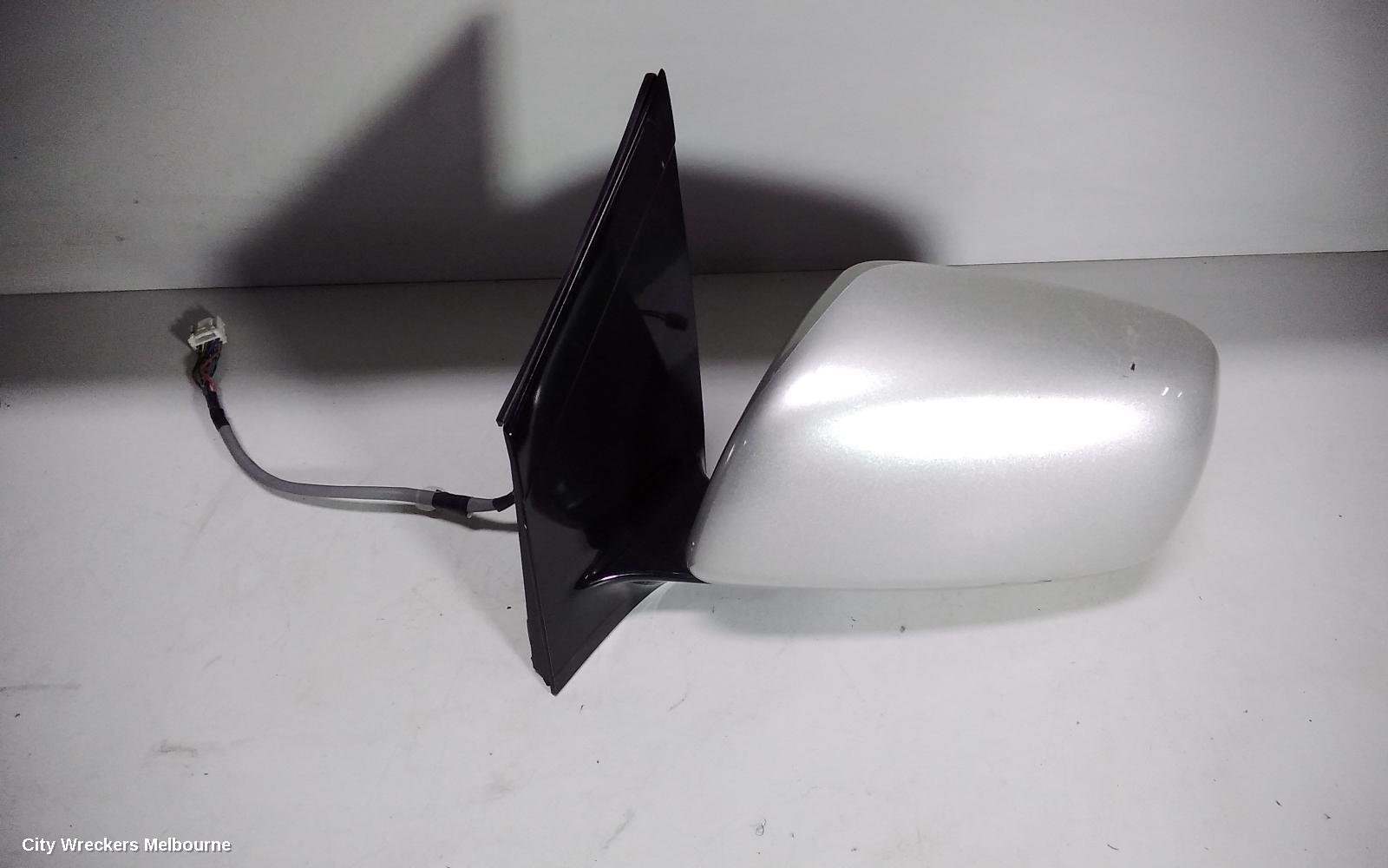 LEXUS RX330 LEFT DOOR MIRROR, STANDARD TYPE, SQUARE PLUG, 04/2003 - 11/2005