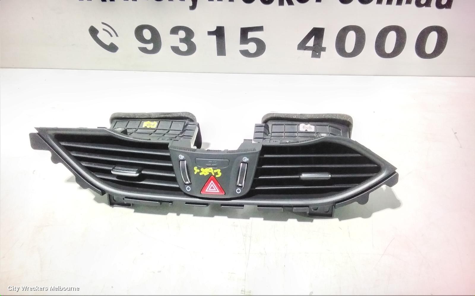 HYUNDAI I30, PD, HATCH, 03/2017 ONWARDS, CNTRE AIRVENT: 108456