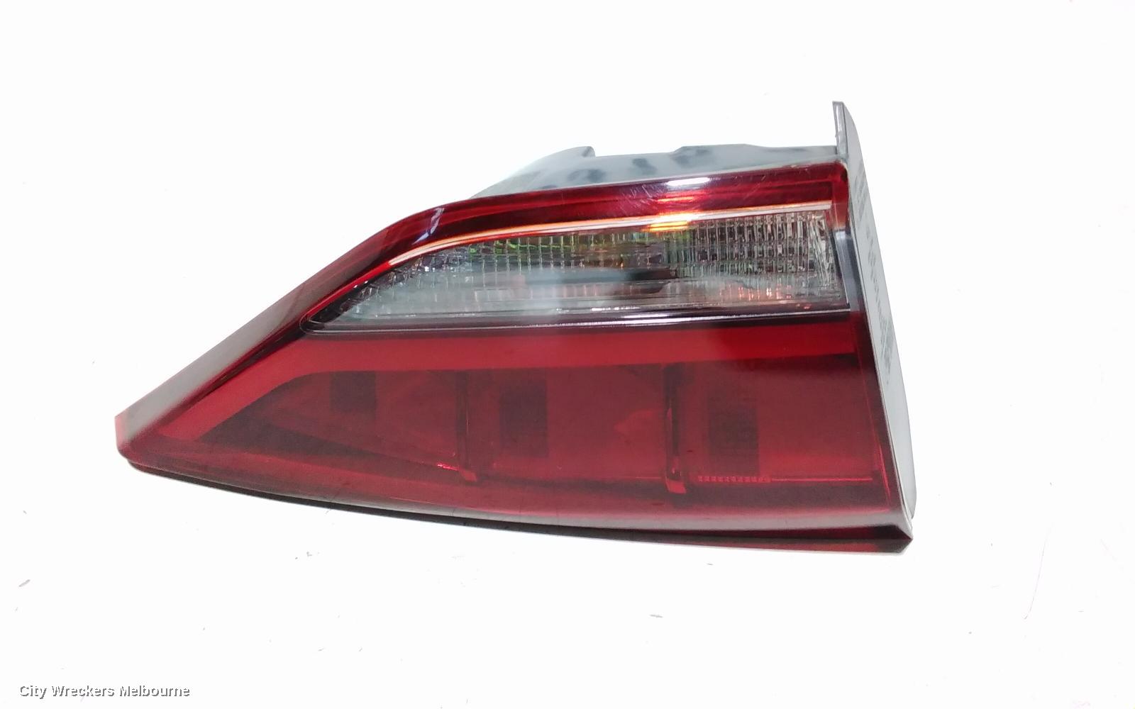 HYUNDAI GENESIS REAR GARNISH, BOOTLID LAMP (LH SIDE), DH, 11/2014 - 01/2018