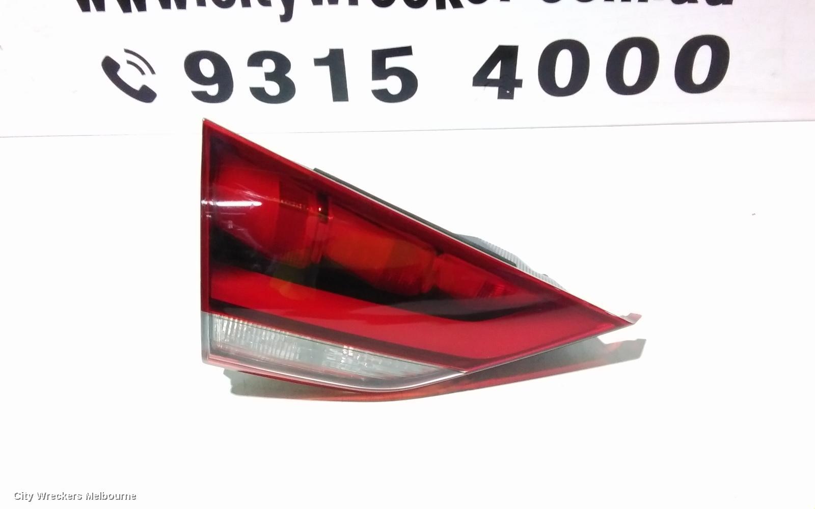 HYUNDAI GENESIS REAR GARNISH, BOOTLID LAMP (LH SIDE), DH, 11/2014 - 01/2018