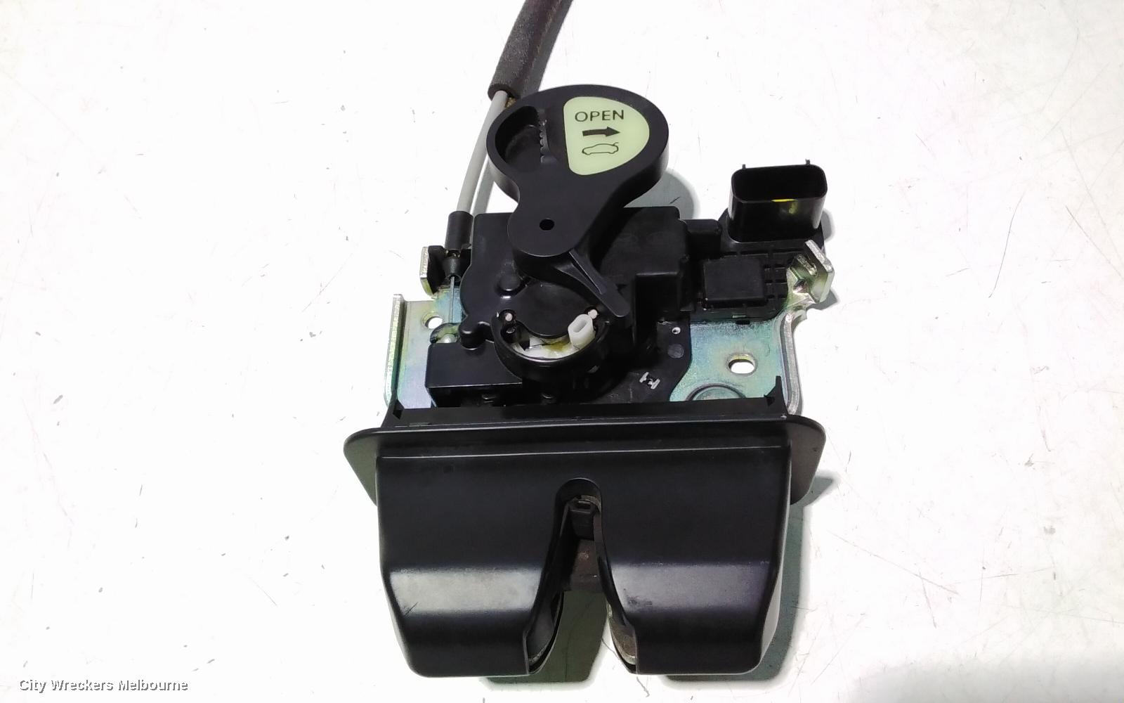 HYUNDAI GENESIS DOOR/BOOT/GATE LOCK, BOOTLID LOCK, NON POWER OPERATED BOOTLID TYPE, DH, 11/2014 - 01/2018